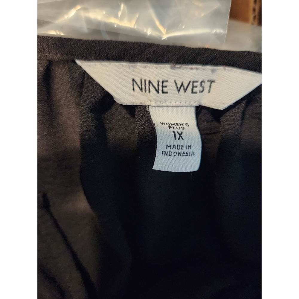 Nine West Plus Womens 1X Black Button Front Long Sleeve Blouse Textured Crepe - Picture 6 of 8